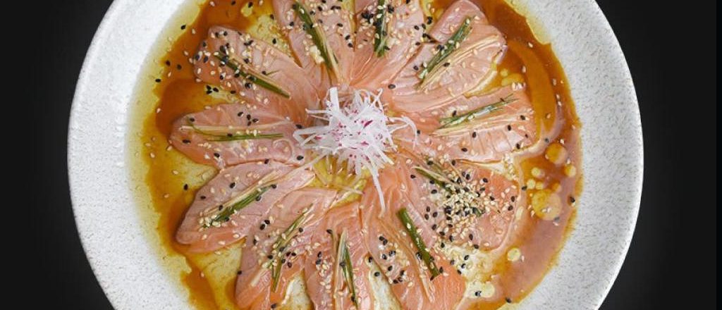 Salmón Tataki